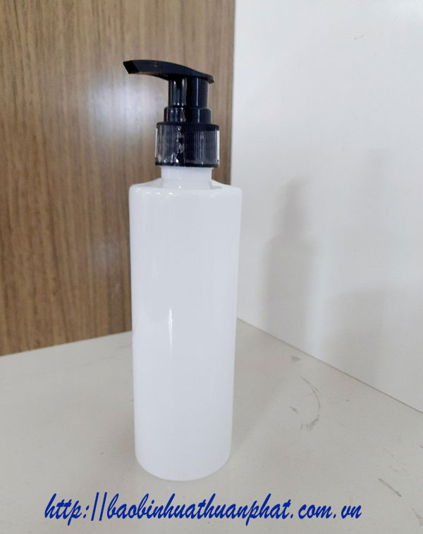 Chai Nhua Pet 150 Ml Voi Nhan
