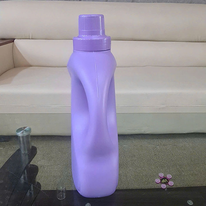 Bán can 2 lít đựng nước giặt xả chất lượng giá rẻ